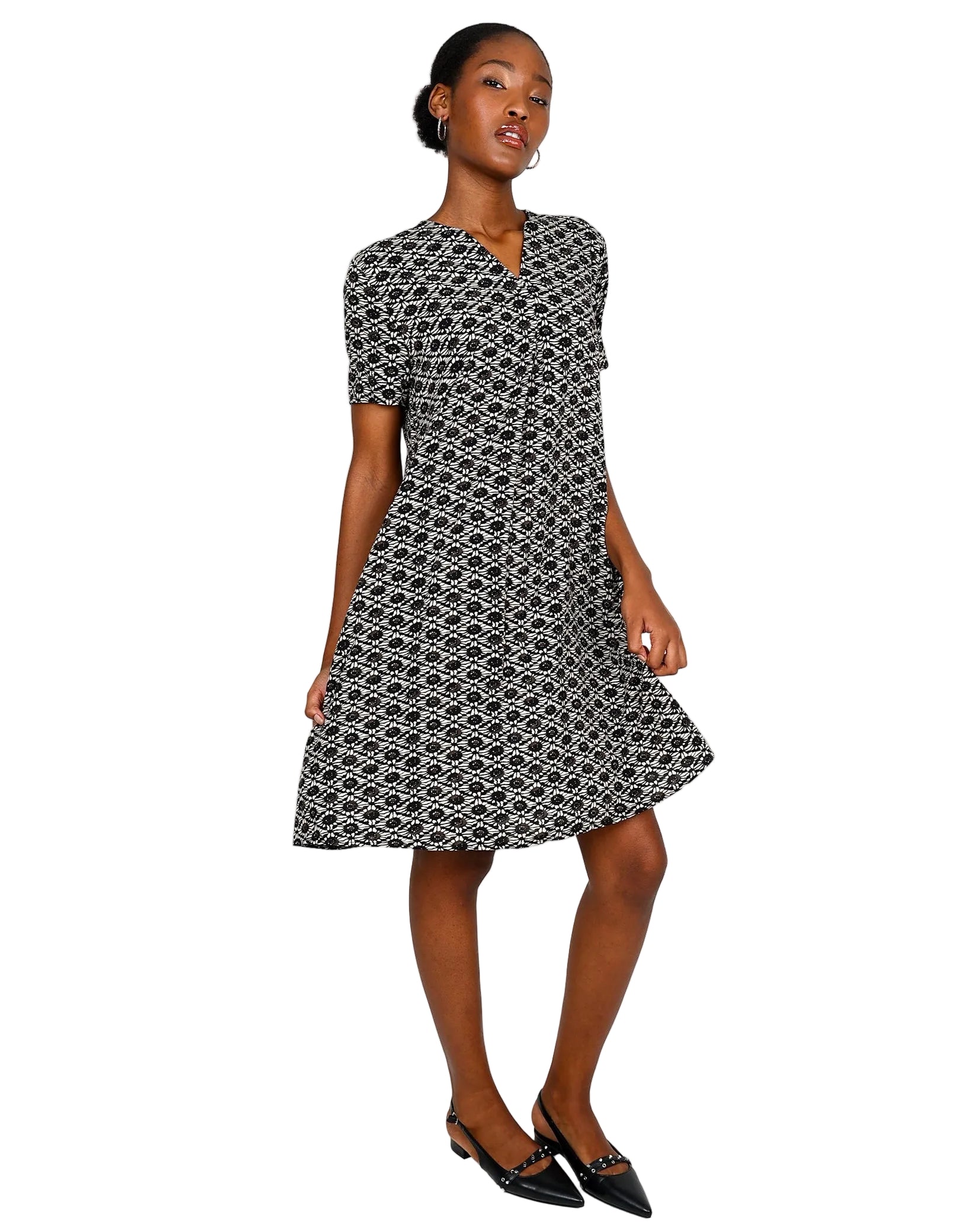 Black Short Sleeve Front Pleat Printed Shift Dress