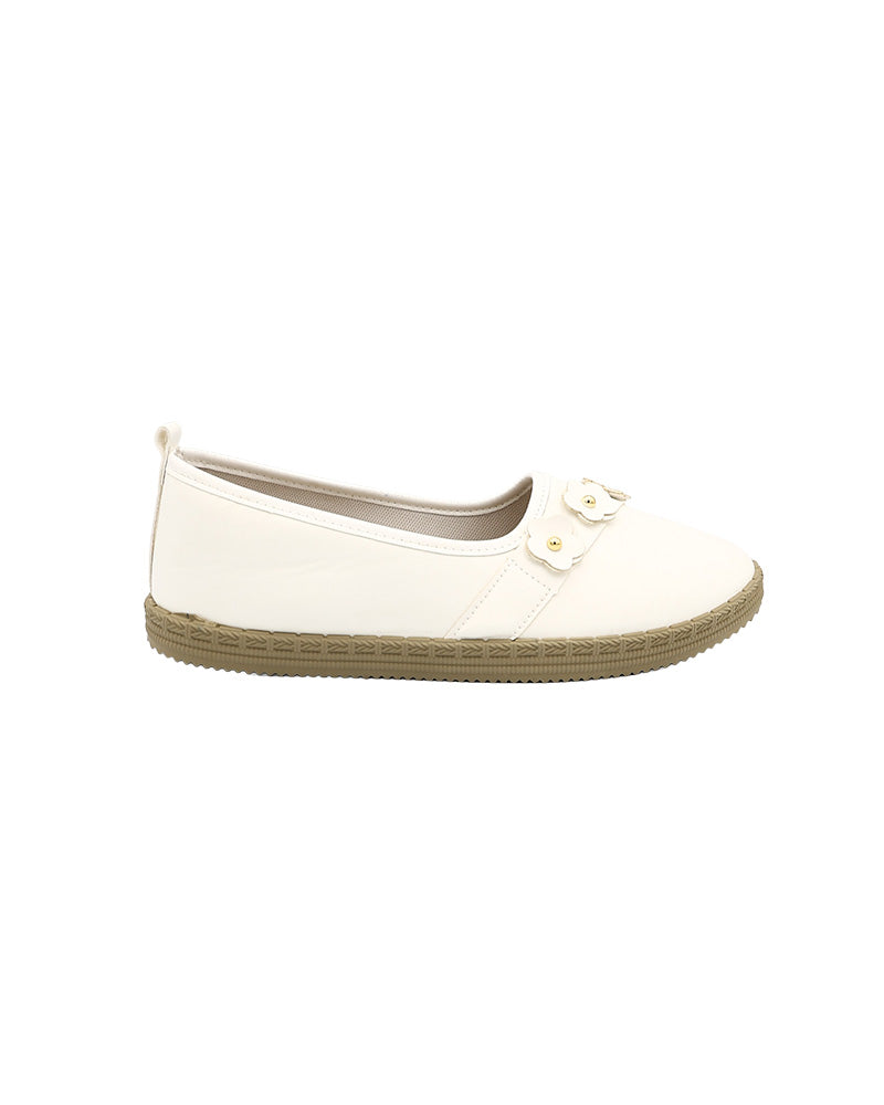 Flower Detail White Closed Toe Flats