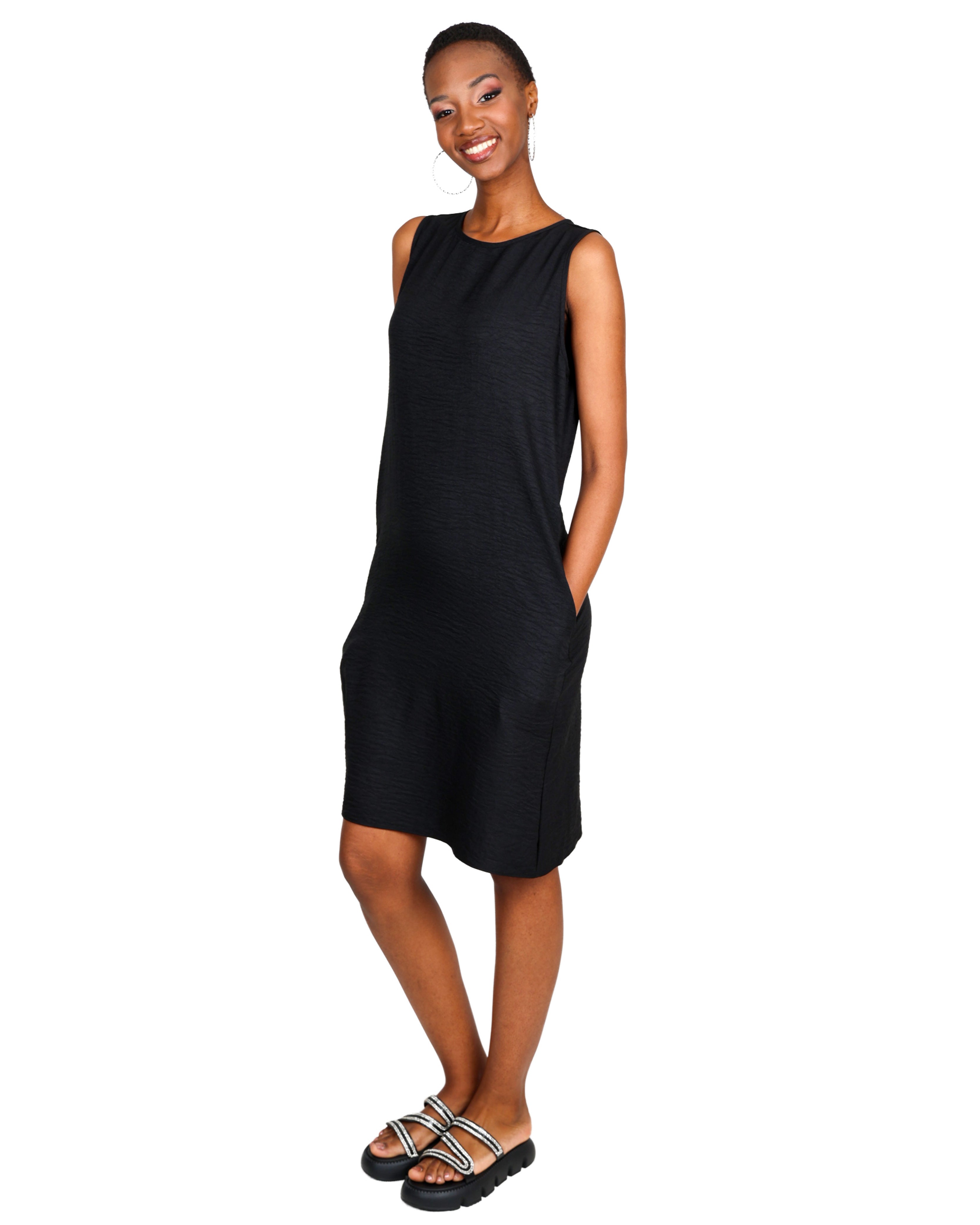 Black Knee Length Sleeveless Shift Dress
