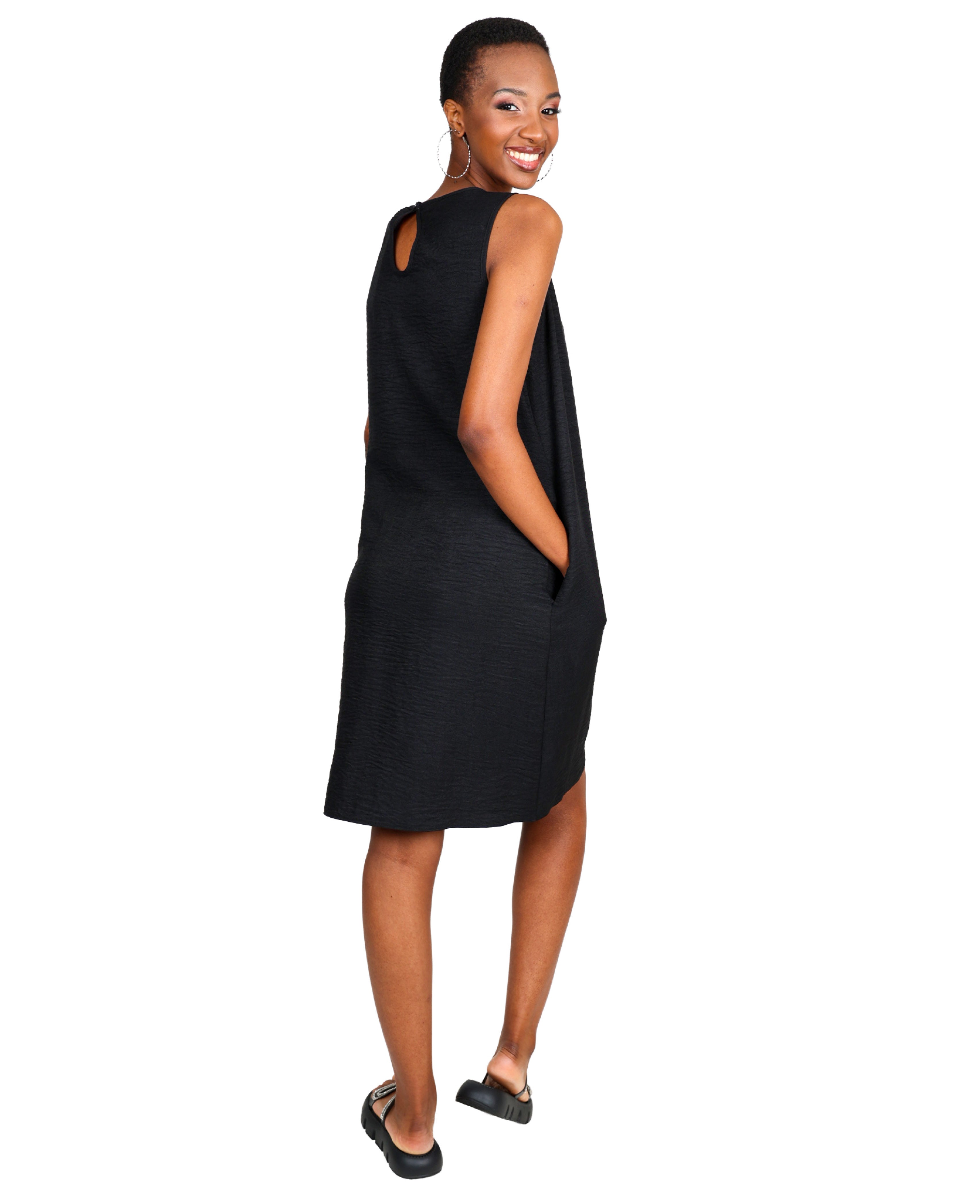 Black Knee Length Sleeveless Shift Dress