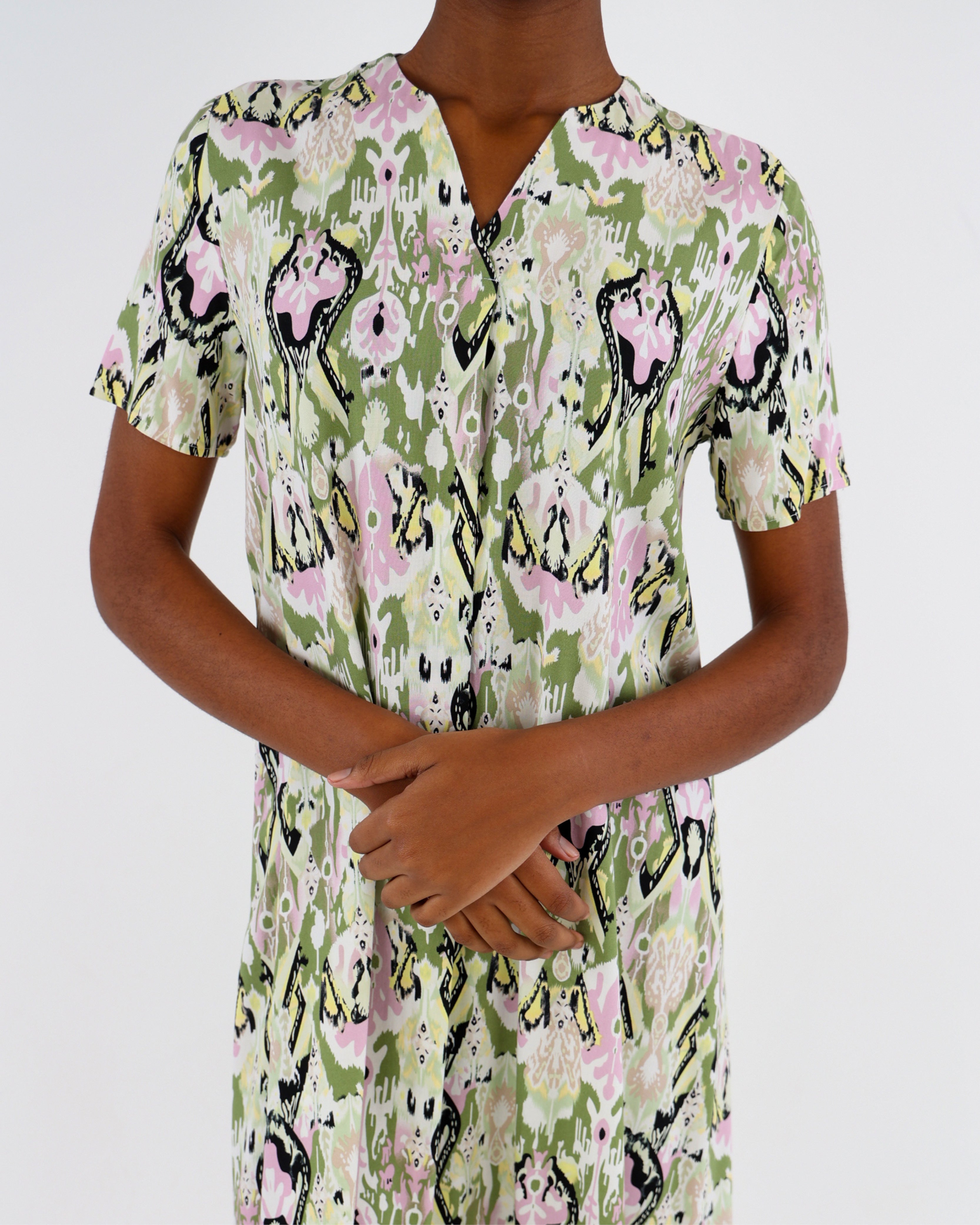 Short Sleeve Paisley Print Shift Dress