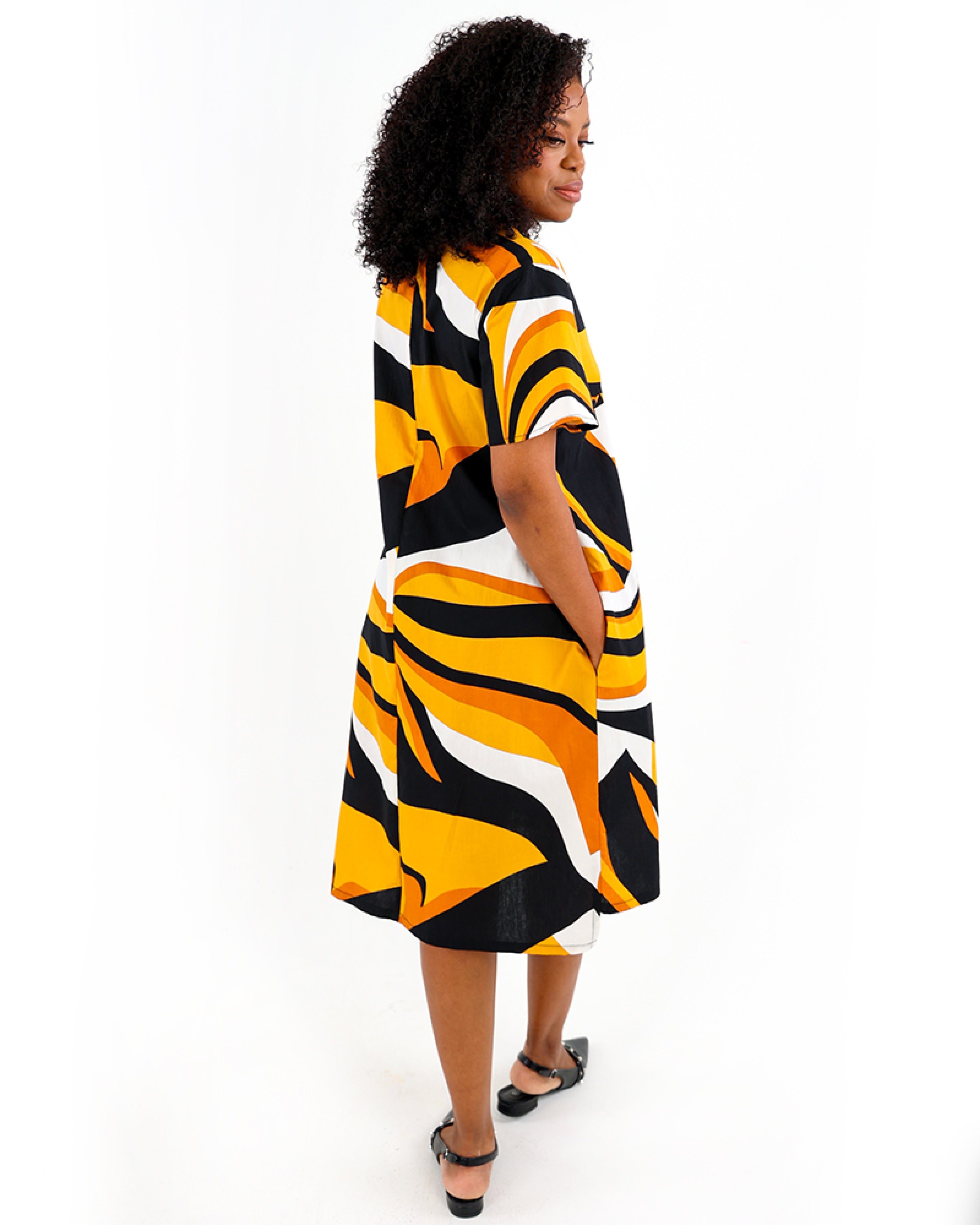 Short Sleeve Geometric Print Henley Shift Dress