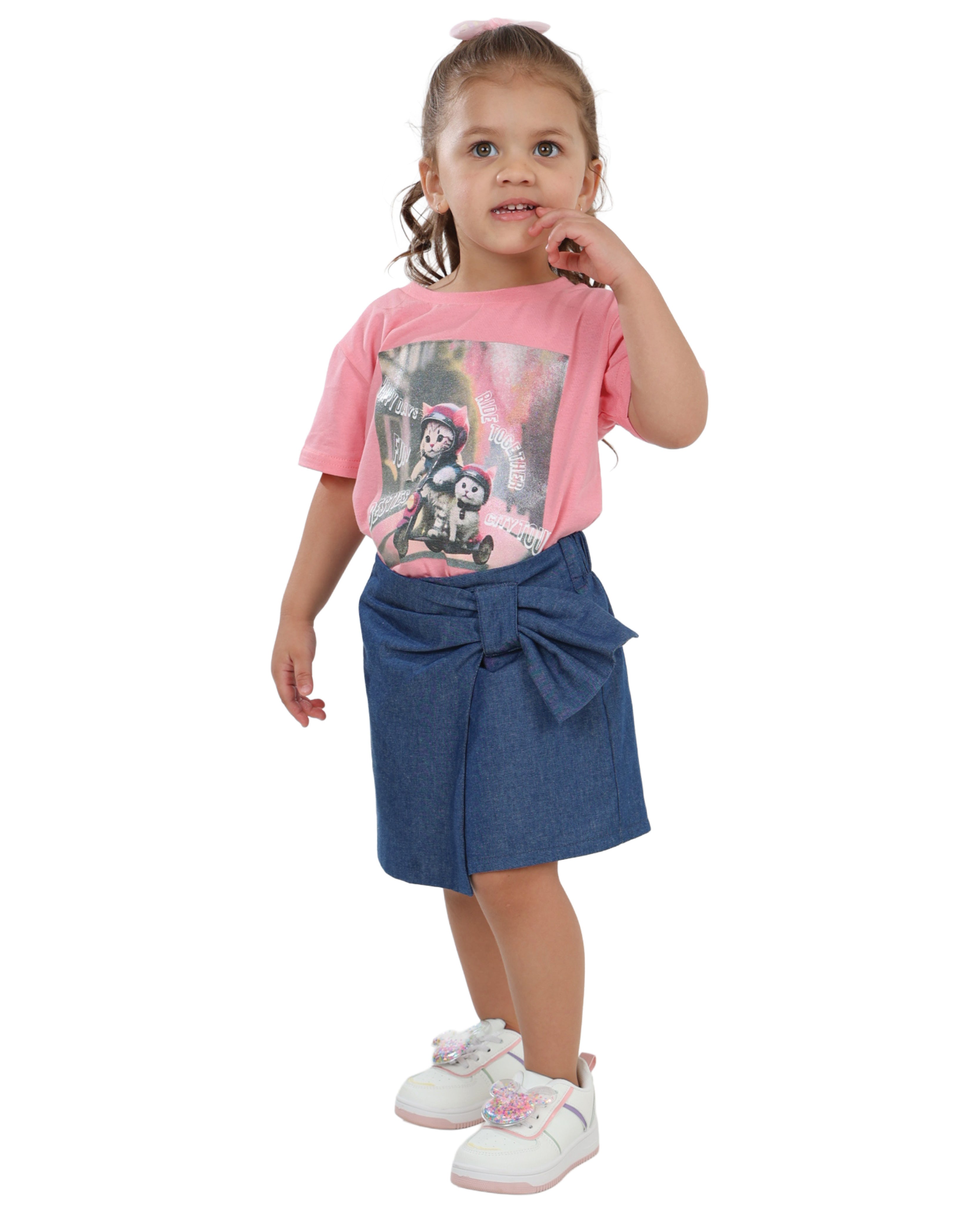 Short Sleeve "Cats On Scooter" Graphic Print T-Shirt