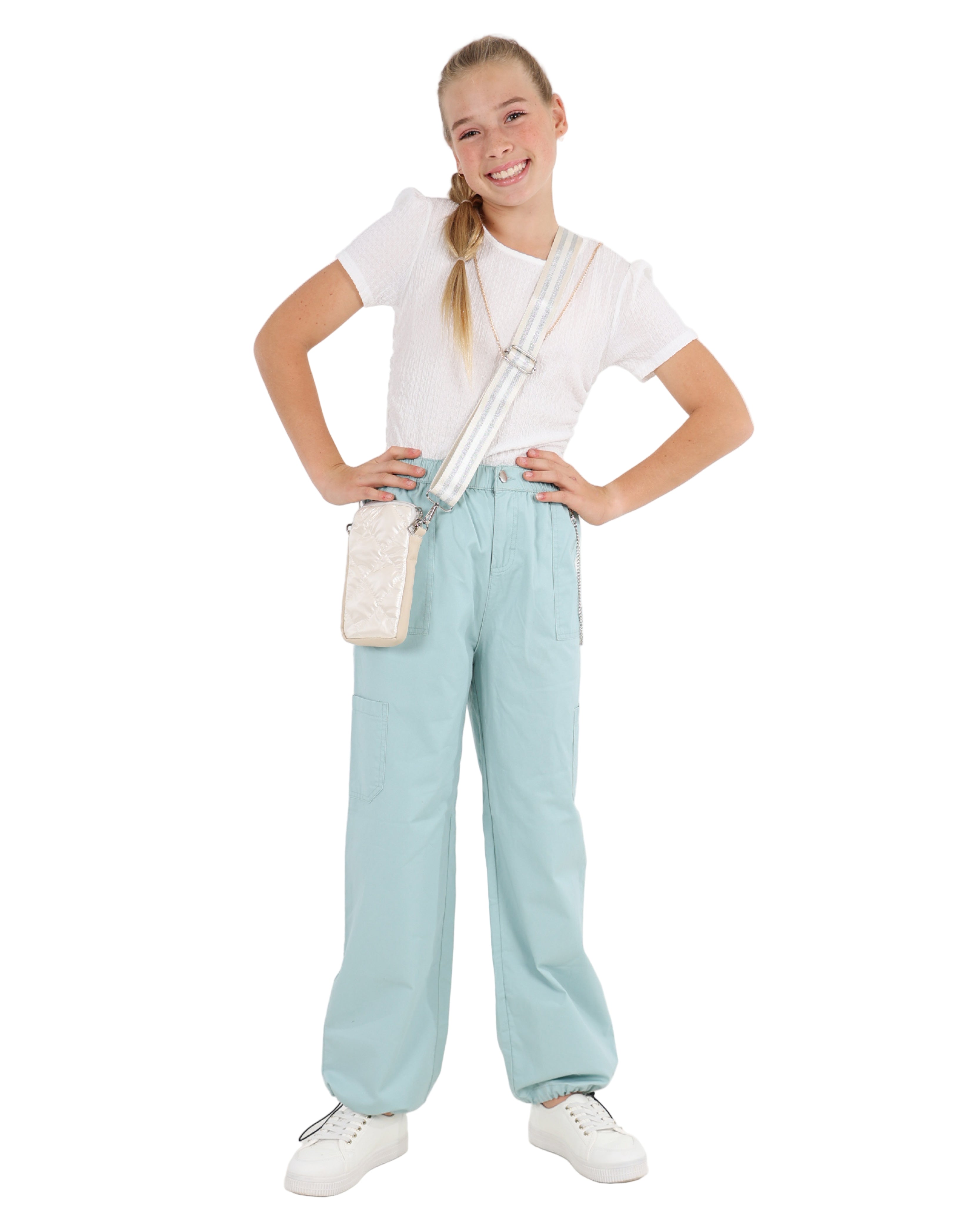 Short Sleeve Side Ruched Blouse Including a Necklace