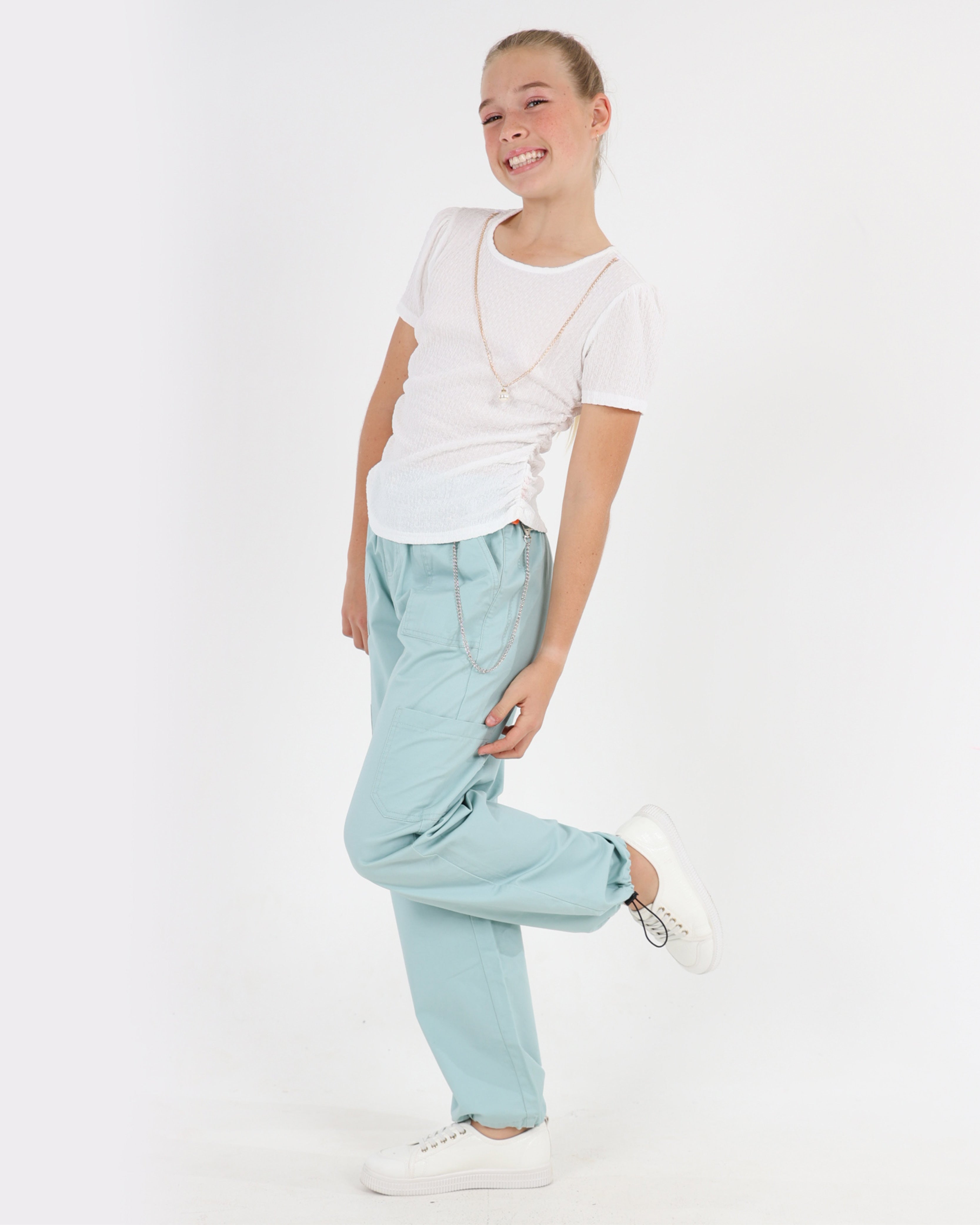 Short Sleeve Side Ruched Blouse Including a Necklace
