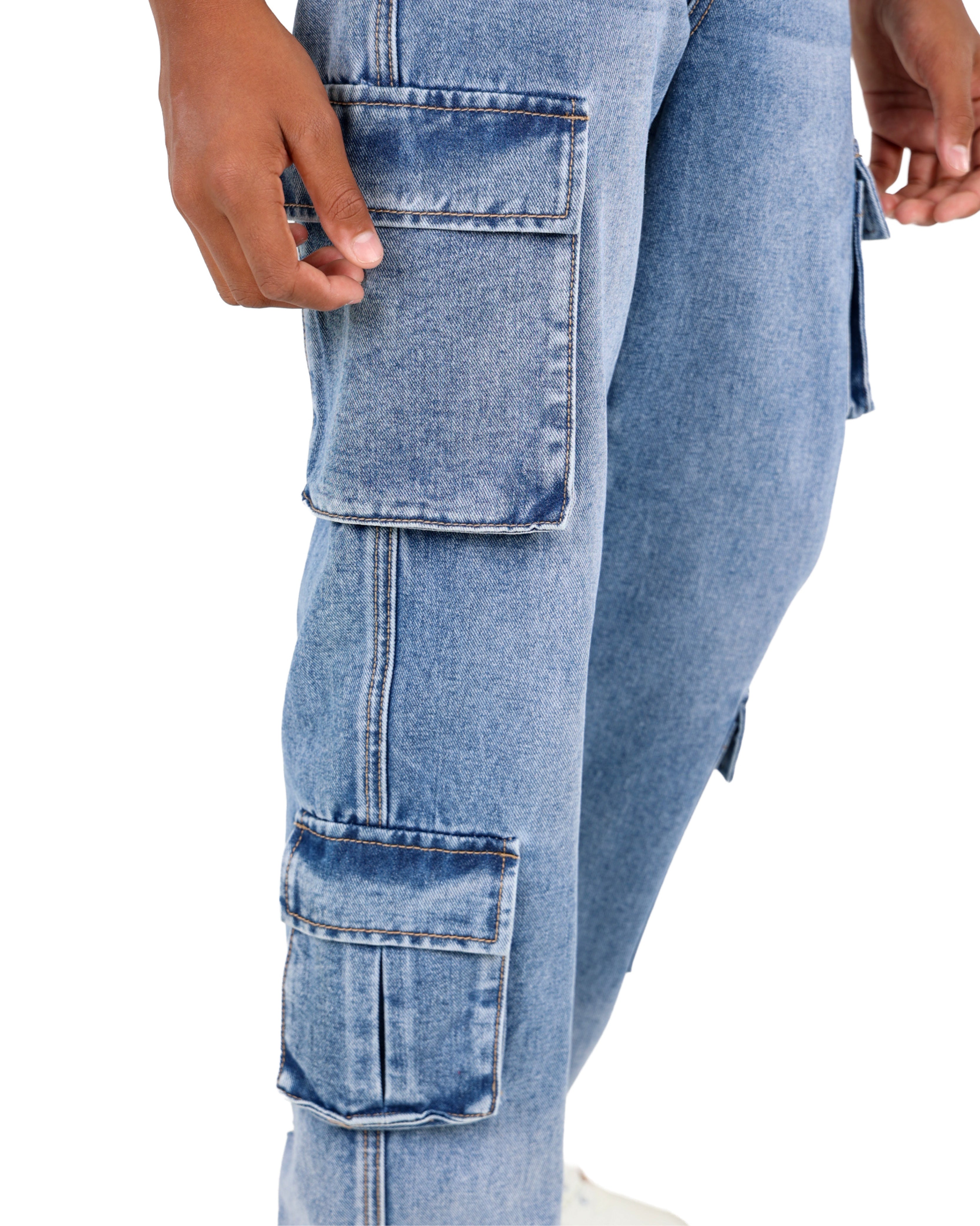 Relaxed Fit Cargo Jeans