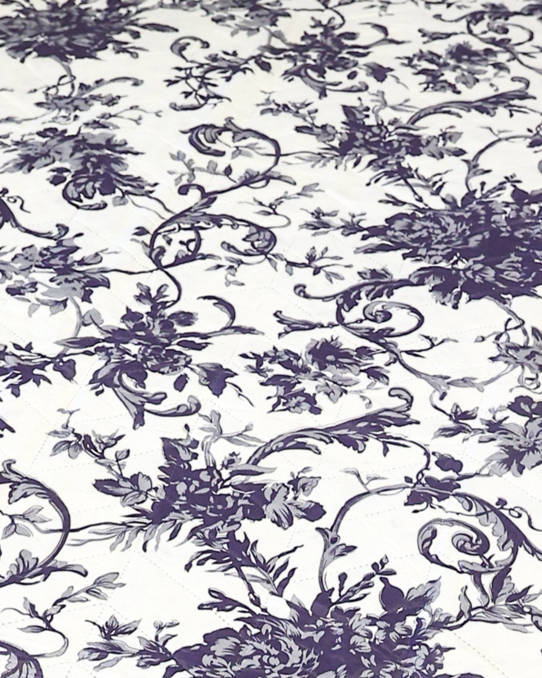 Toile Print Quilt 220 x 220cm + 2 Pillowcases