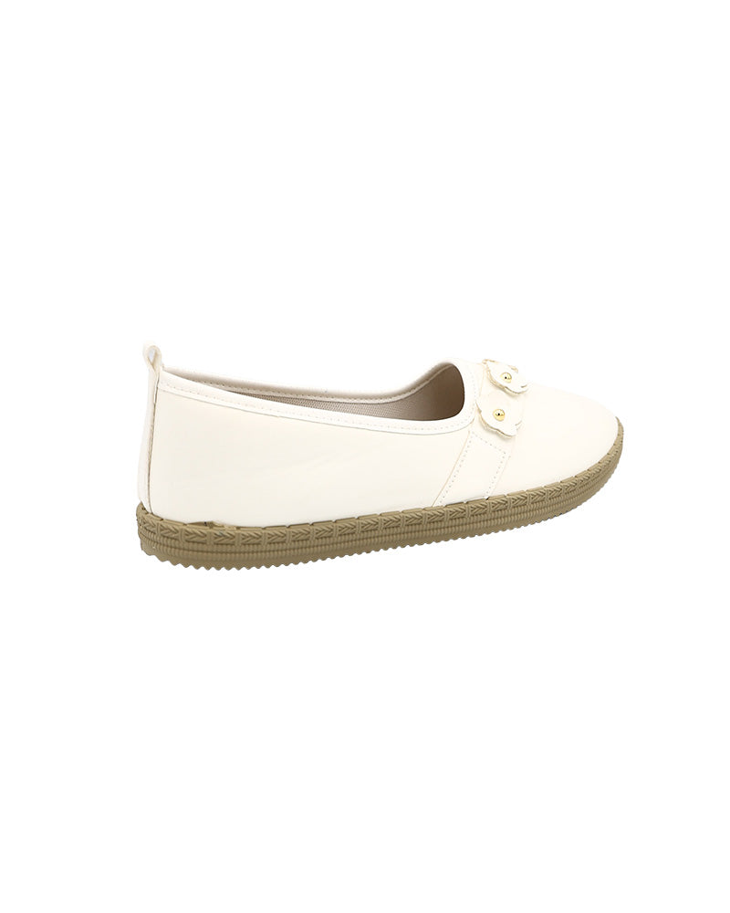 Flower Detail White Closed Toe Flats