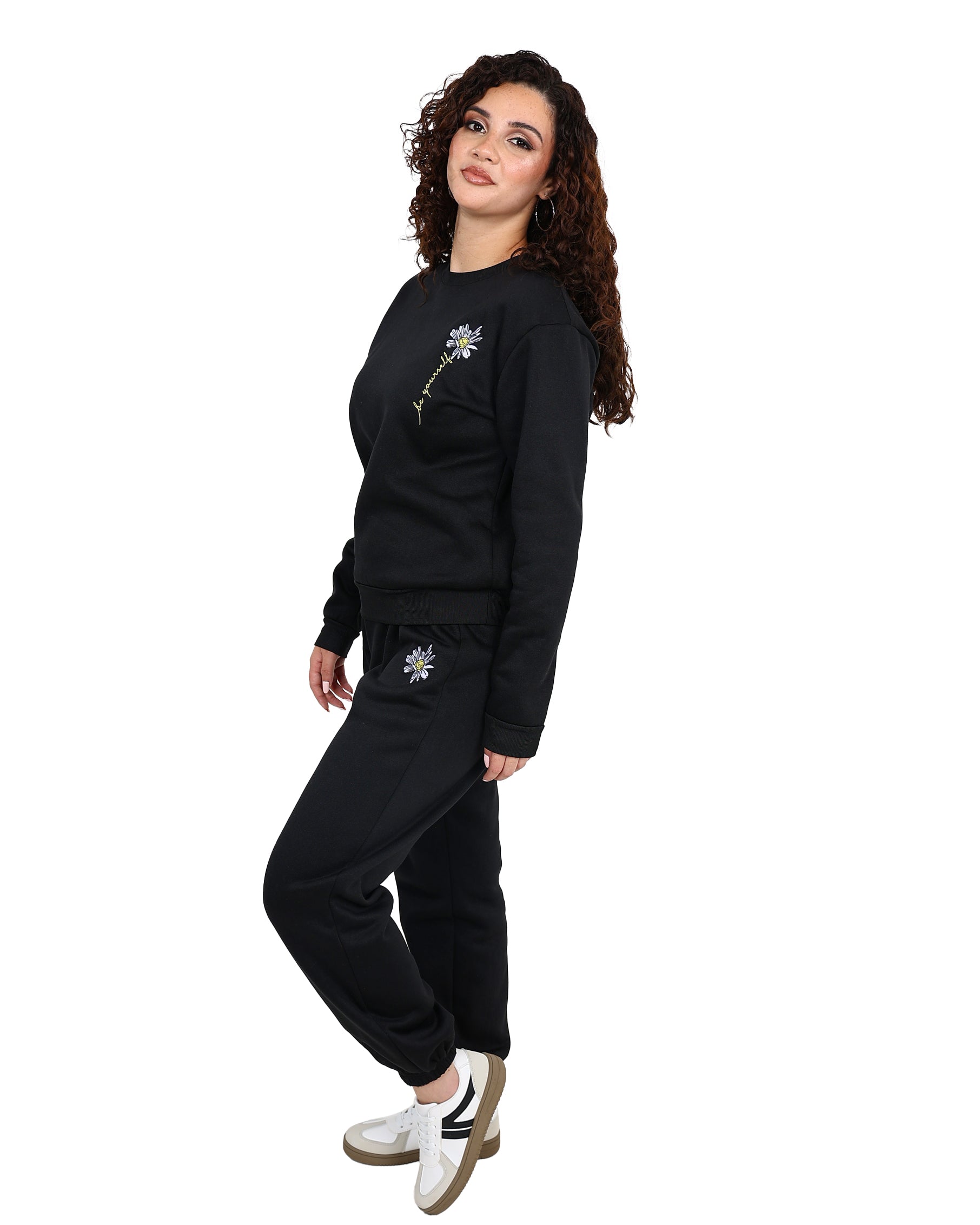 Daisy Embroidered Black Sweatshirt