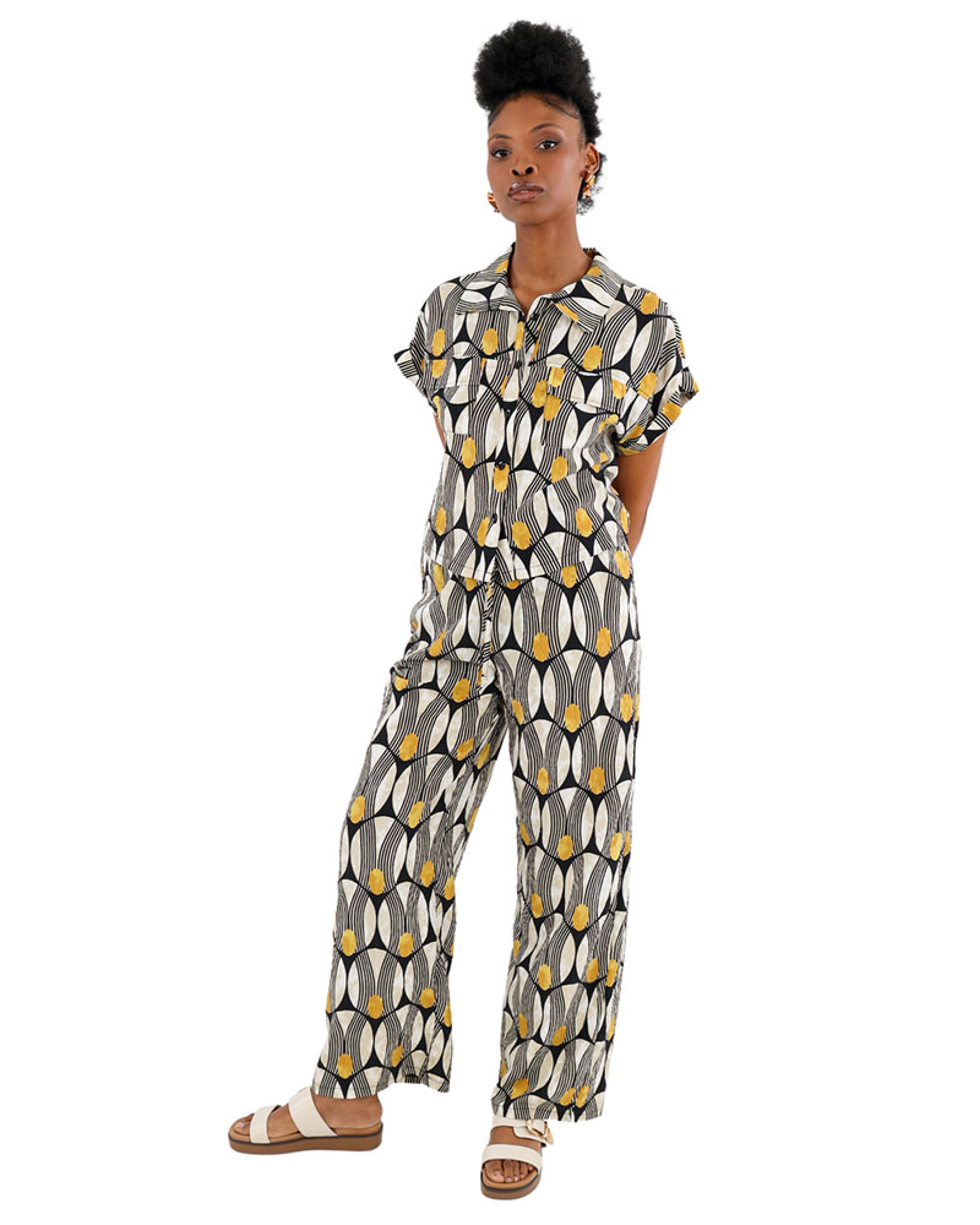 Geometric Print Double Pocket Short Sleeve Shirt