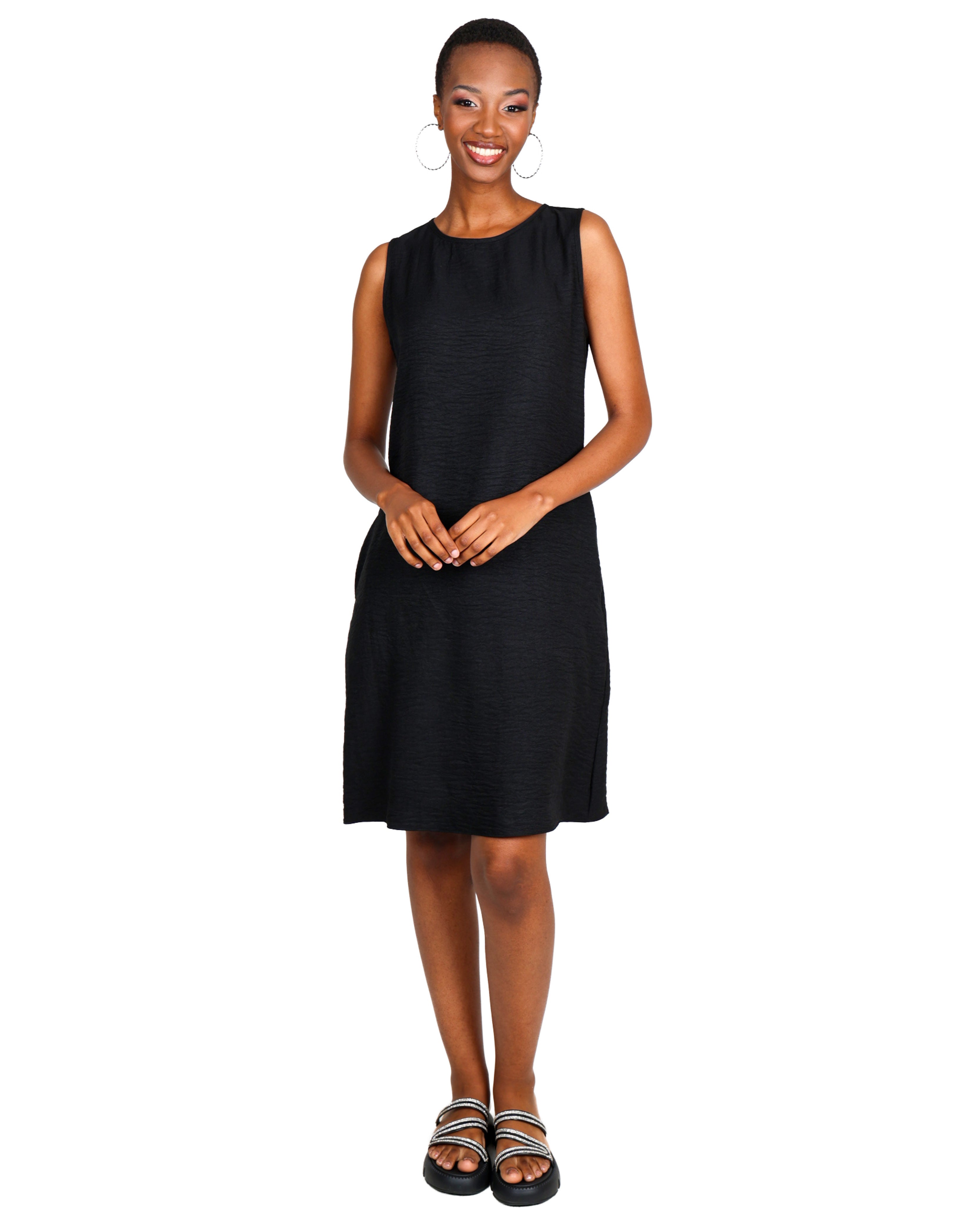Black Knee Length Sleeveless Shift Dress