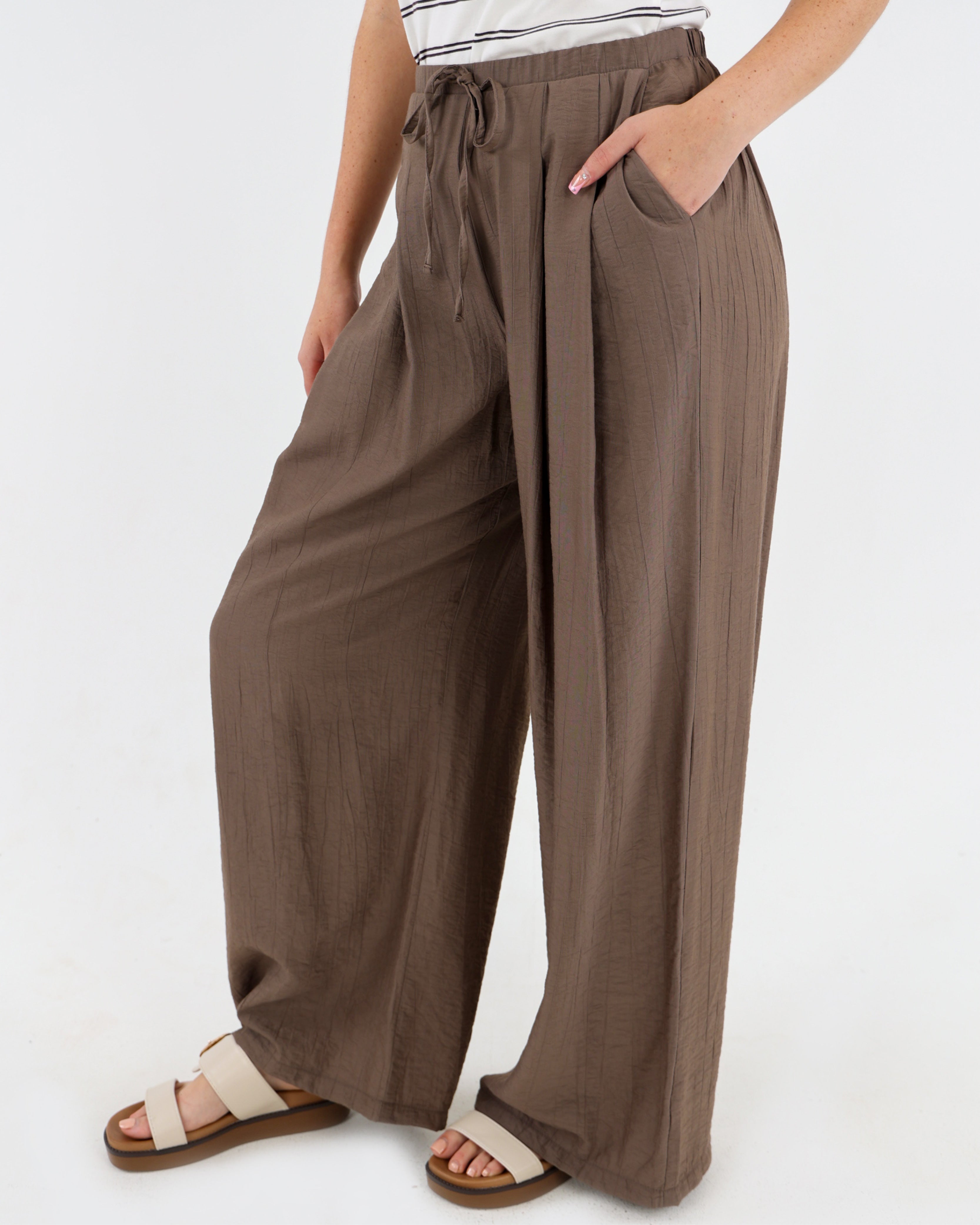 Relaxed Fit Wide Leg Pull On Pants