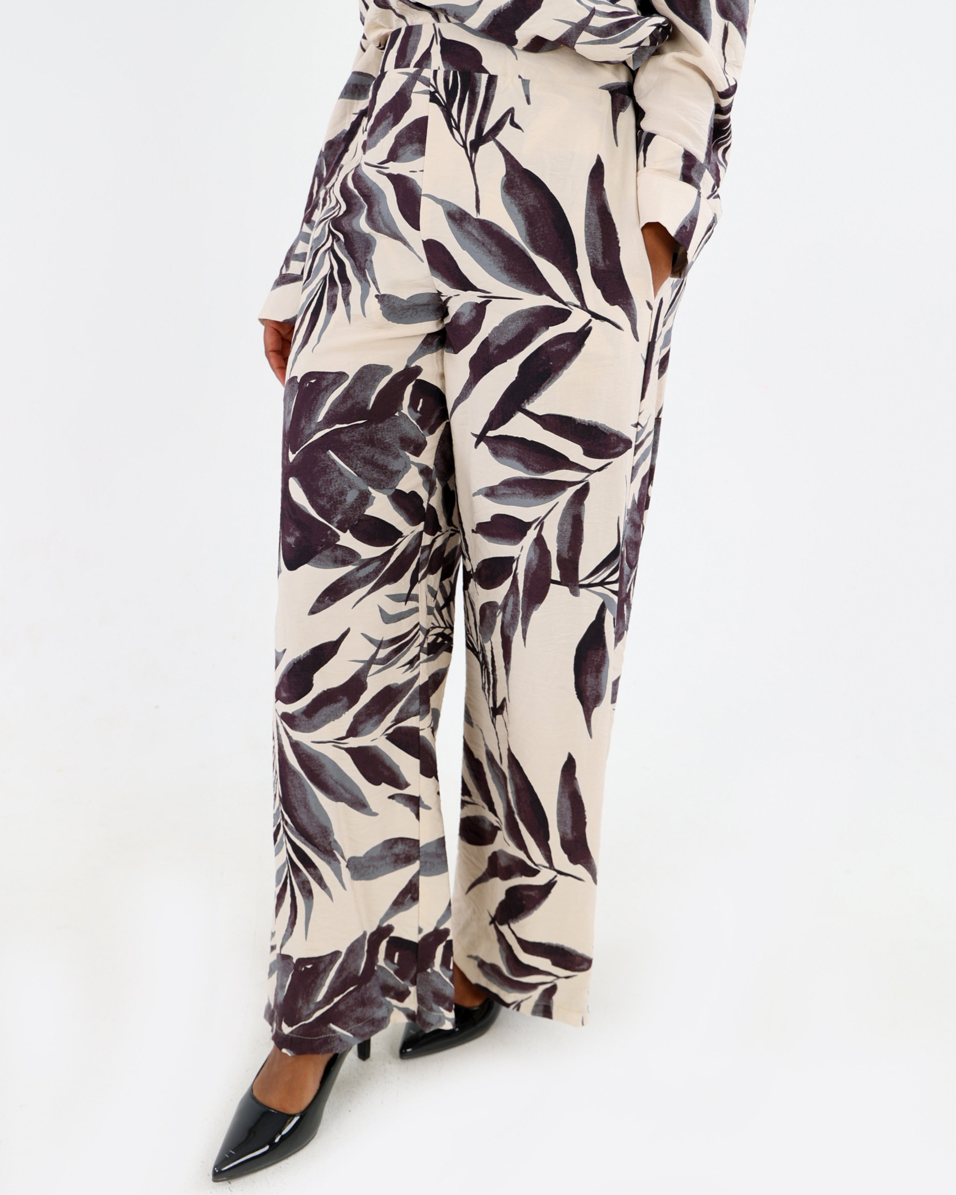Leaf Print Wide Leg Pants