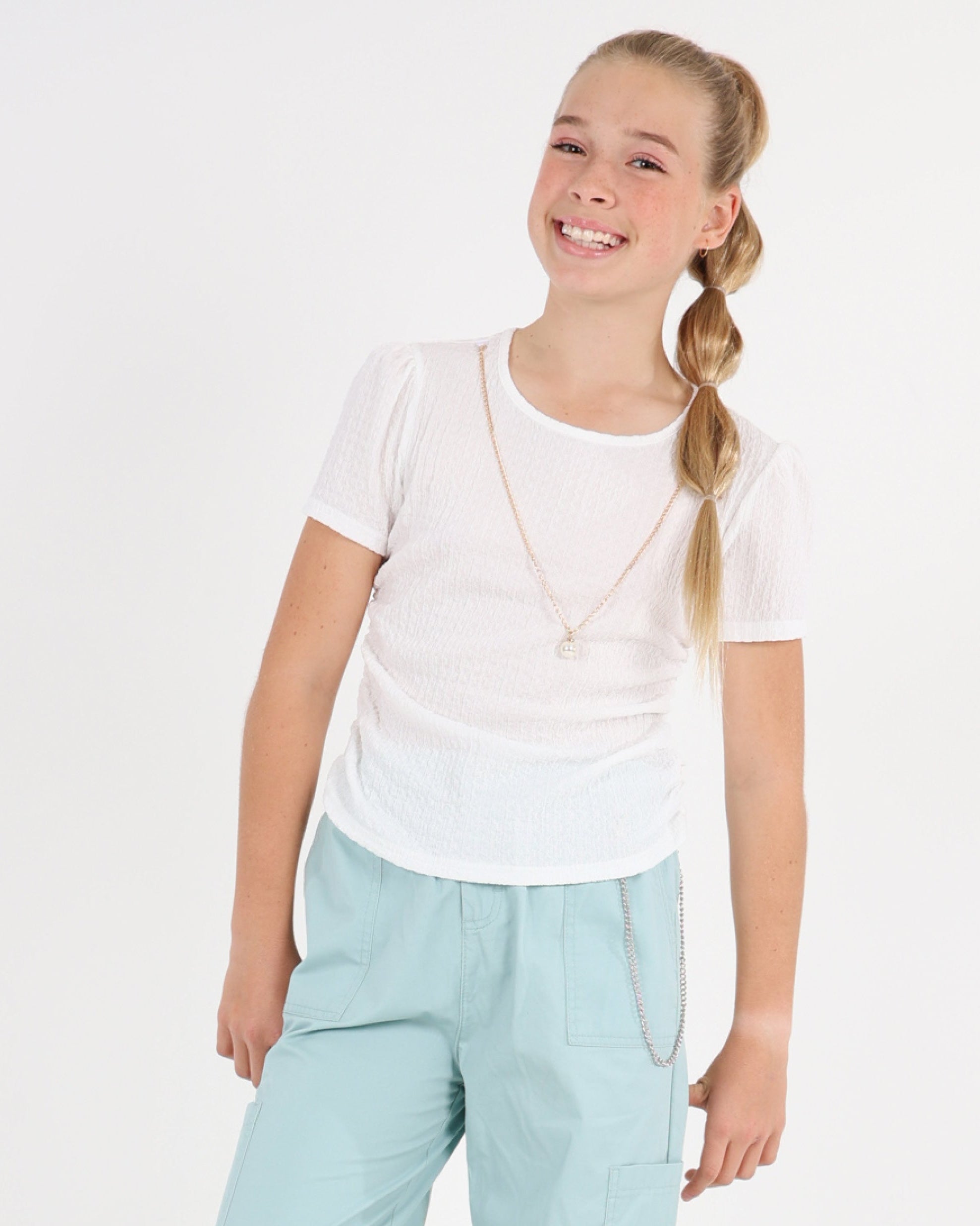Short Sleeve Side Ruched Blouse Including a Necklace