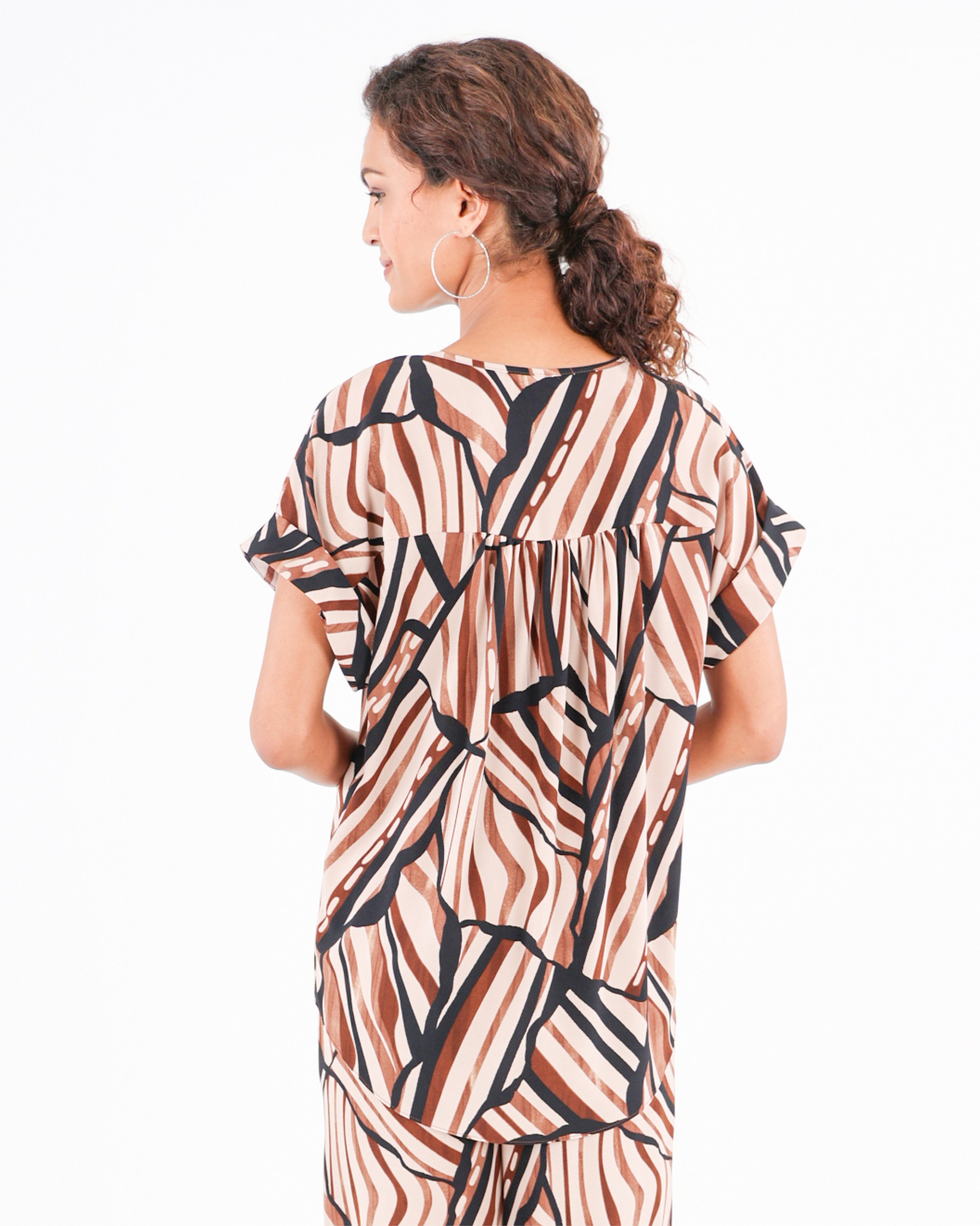 Short Turn Up Sleeve Geometric Print Blouse